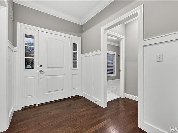 2nd image of 656 Clear Brook Dr