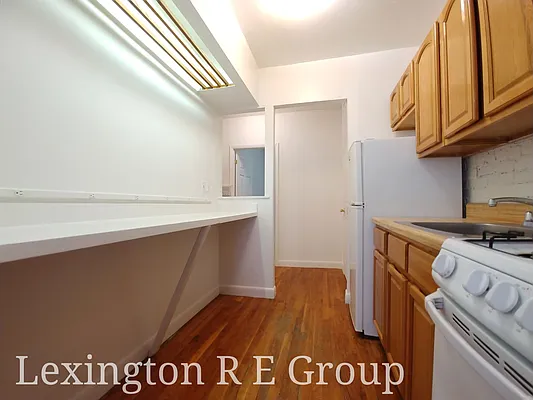 Rented by Lexington Real Estate Group | media 13