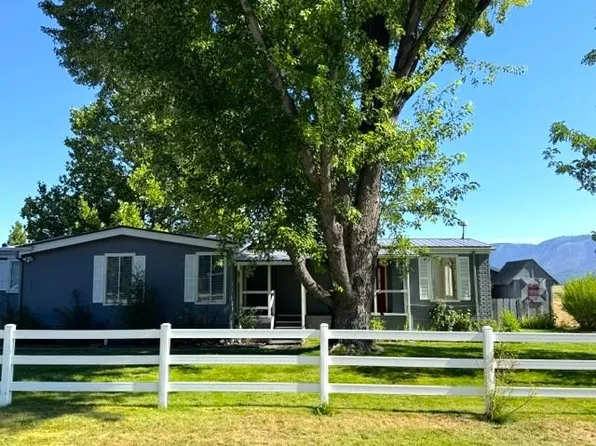 1935 Marie Dr, Crescent Mills, CA 95934