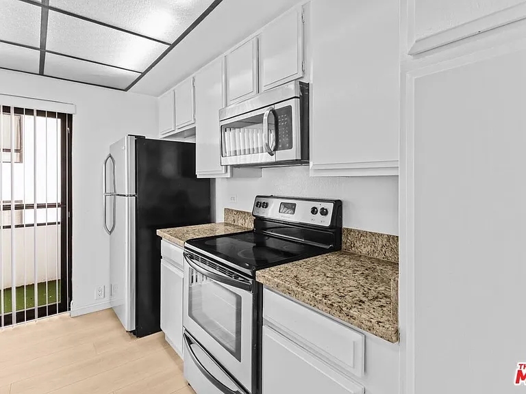 10535 Wilshire Blvd #603 — Photo 2