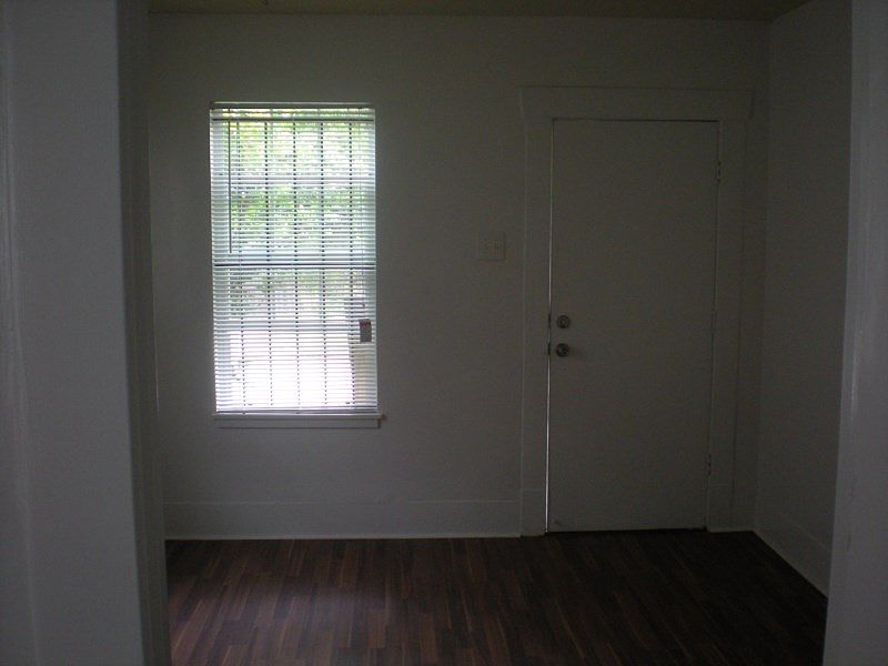 2nd image of 3222 McGowen St