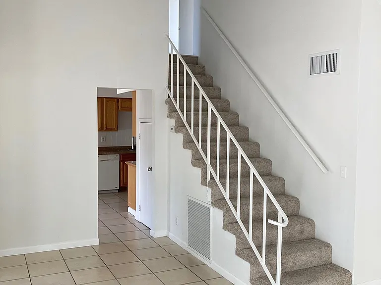 4461 Buena Vista Dr — Photo 4