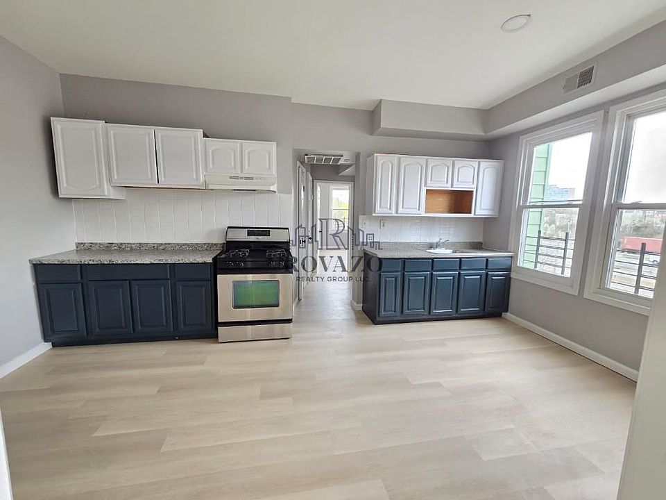 1st image of 440 Jelliff Ave #2R