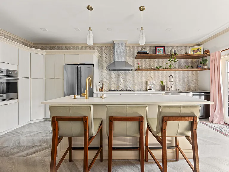 1056 Lafayette Ave #1 — Photo 4
