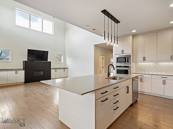 4th image of 2184 Dennison Ln