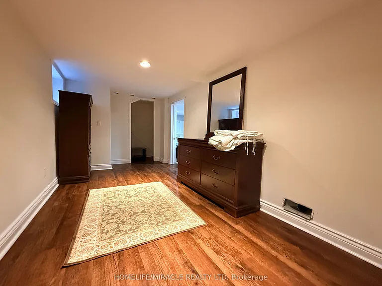755 Somerville St — Photo 17