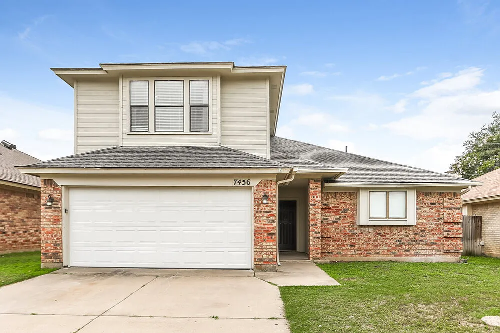 5 bed, 2.0 bath, 1950 sqft, $2,345 — Photo 1