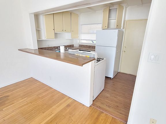 5th image of 1550 S Beverly Dr APT 5