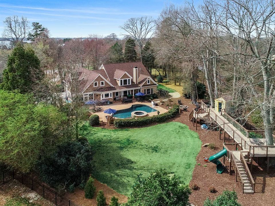1st image of 111 Castle Bay Ct