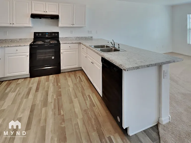 953 W Kachina Dr — Photo 4