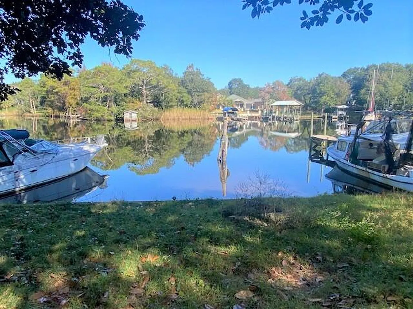 Niceville Waterfront Efficiency with Private Deck! — Photo 3