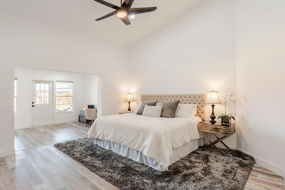 6 bed, 4.0 bath, 2561 sqft, $10,000 — Photo 3