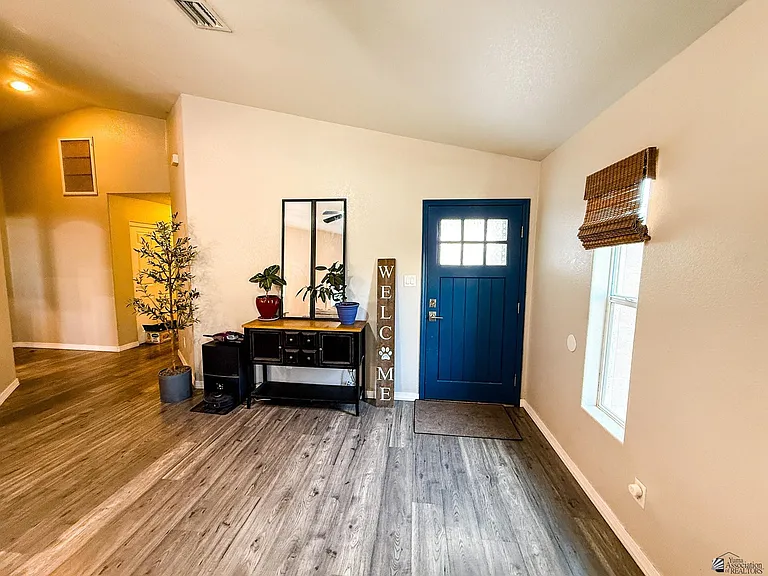 2695 S Mimosa Ave — Photo 9
