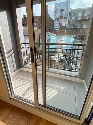 Rented by Hudson Exclusive Inc | media 35