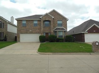 8225 Cedarcrest Ln, Fort Worth, TX 76123