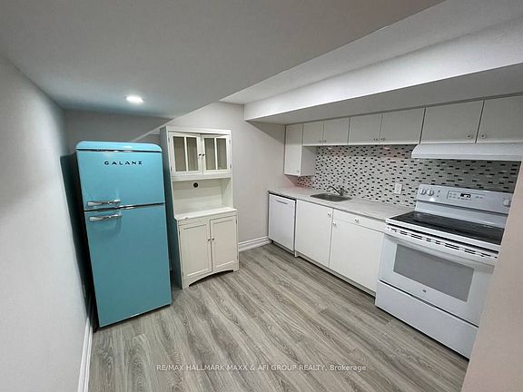 5th image of 3 Evan Rd #Basement