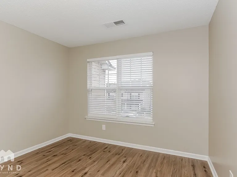 712 Raindrops Rd — Photo 12