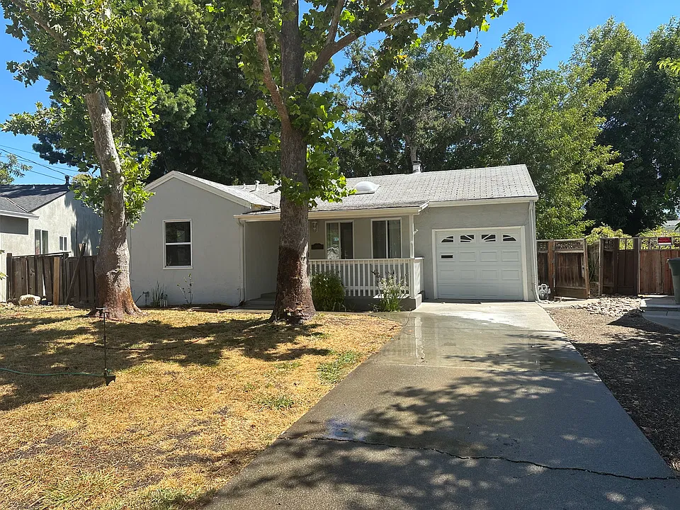2440 Crescent Dr