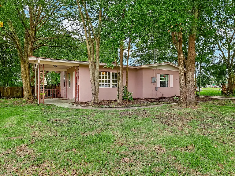 979 Mikael Ave — Photo 8