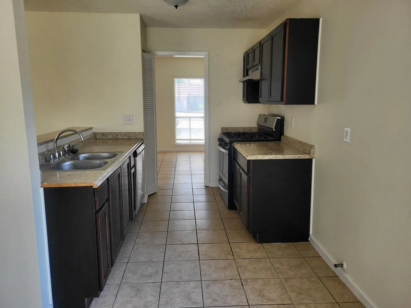 9483 Bowen Drive — Photo 3