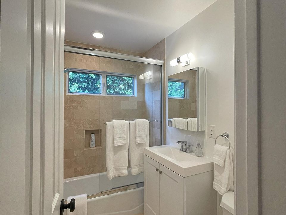 2nd image of 135 Montana Ave #16