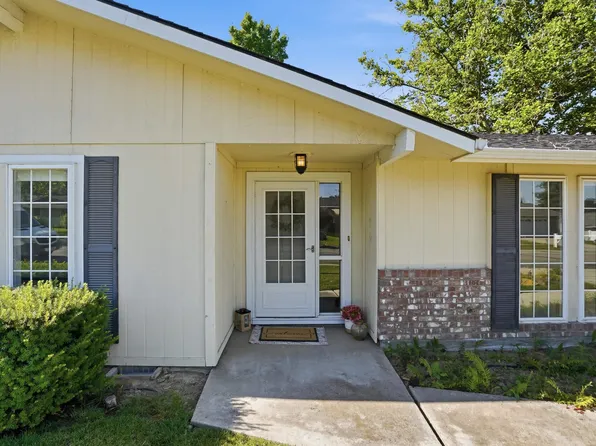 1237 E Cerramar Ct, Eagle, ID 83616