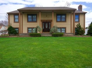 3 Renee Ln, Enfield, CT 06082