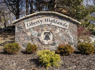 20060 Independence Dr, Brookfield, WI 53045