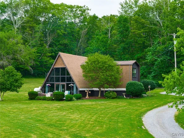 1229 Whiting Rd, Jordan, NY 13080
