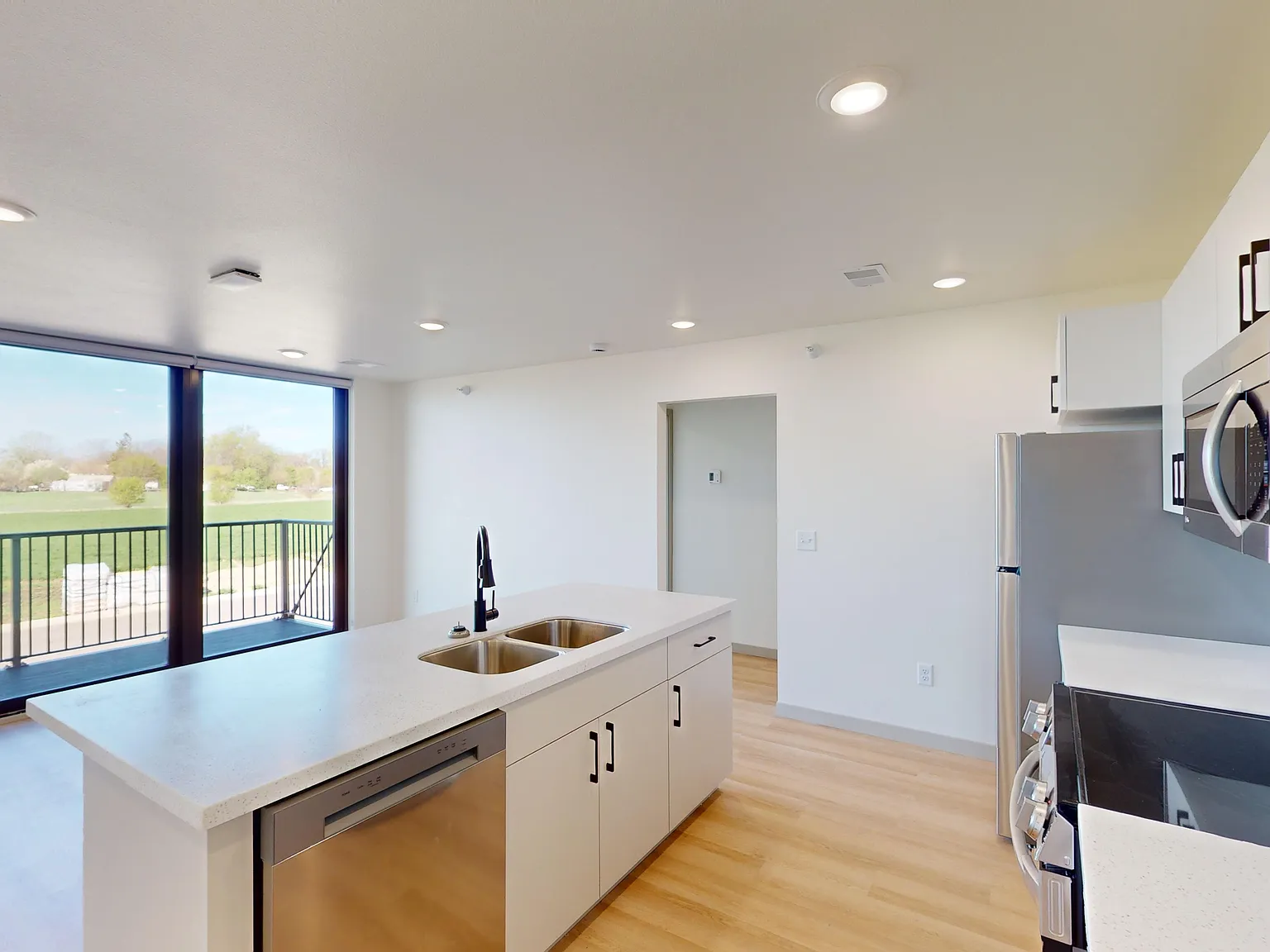1 bed, 595 sqft, $830 — Photo 2