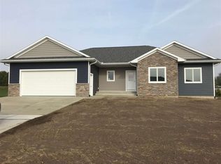 255 Killarney Dr, Jesup, IA 50648