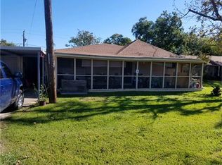 215 S Utah St, La Porte, TX 77571