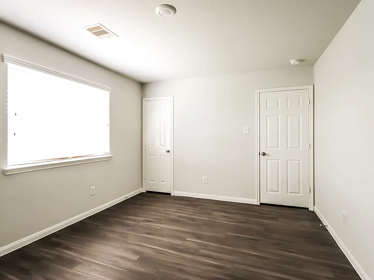12310 Maura Ln — Photo 21