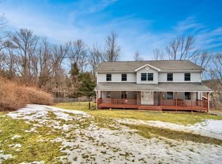 20 Davis Rd, Waymart, PA 18472