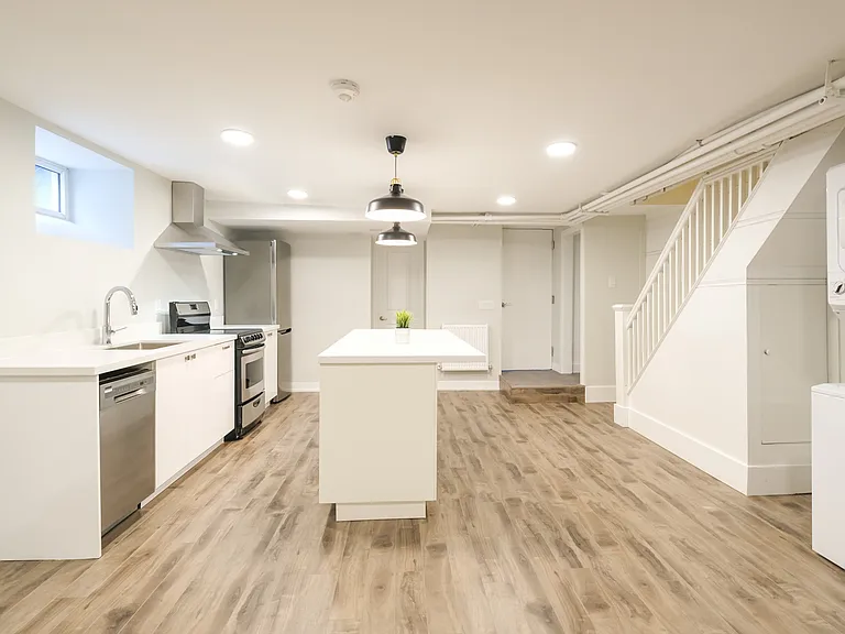 105 Indian Rd #BASEMENT — Photo 8