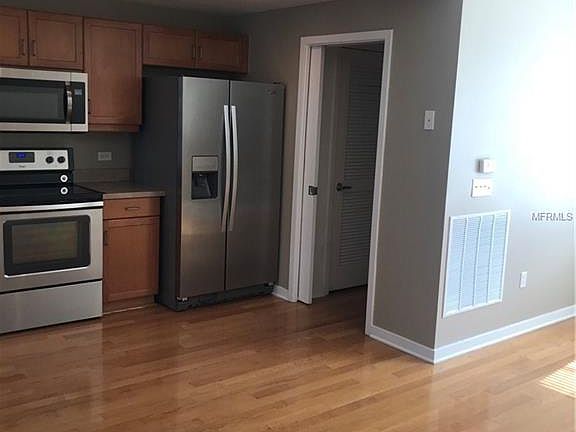 4th image of 339 4th Ave S