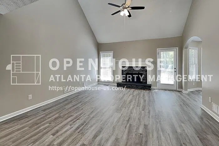 4 bed, 3.0 bath, 2200 sqft, $2,250 — Photo 3