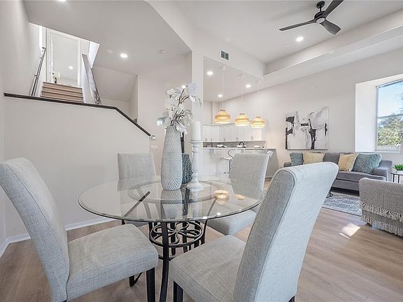 3rd image of 9417 Citrus Glen Pl