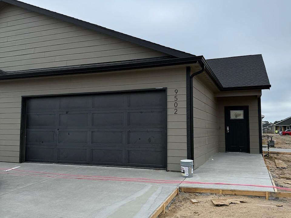 2nd image of 9500/9502 E Wassall Ct