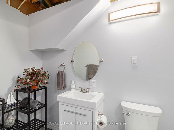 4th image of 564 Renaissance Dr