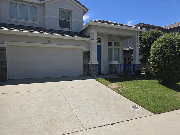 249 Oxburough Dr — Photo 3