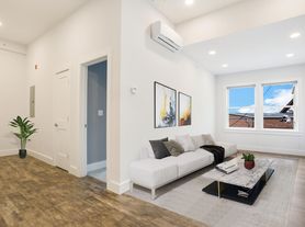 44 Greenwich Ave, Greenwich, CT