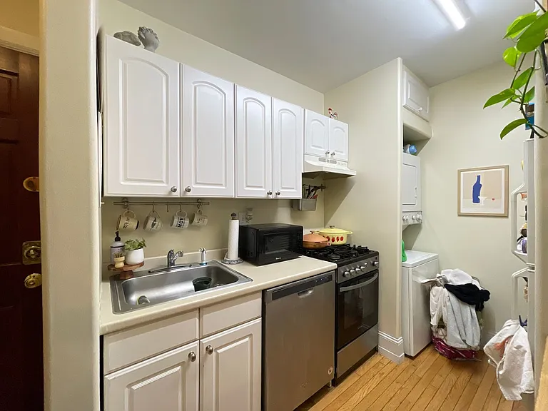 1734 Pine St. — Photo 3