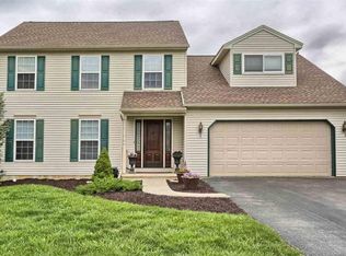 11 Cobblestone Dr, Carlisle, PA 17015