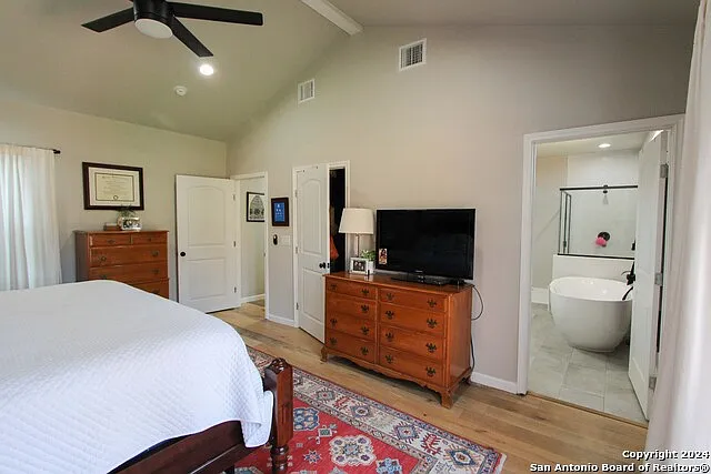 711 W Lullwood Ave — Photo 11