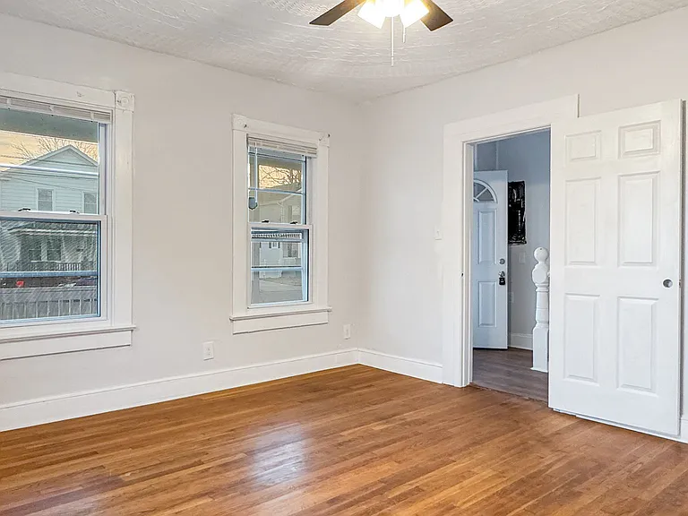 2728 E Virginia Beach Blvd — Photo 3