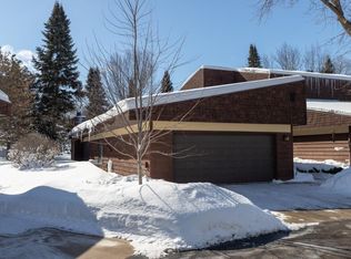 637 16th St SW, Rochester, MN 55902