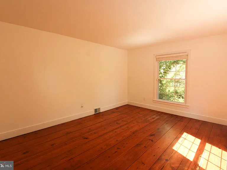 11 Hickory Ln — Photo 6