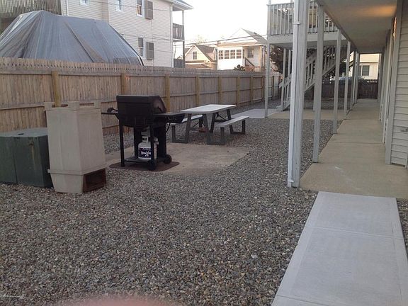 2nd image of 202-12 Hamilton Ave #B14