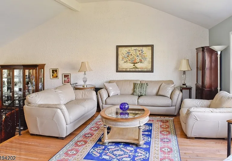 68 Meadowbrook Rd — Photo 4